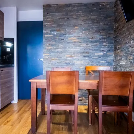 Royca - Welkeys Apartman